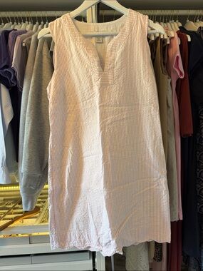 Vineyard Vines Pink Striped Seersucker Shift Dress w scalloped bottom